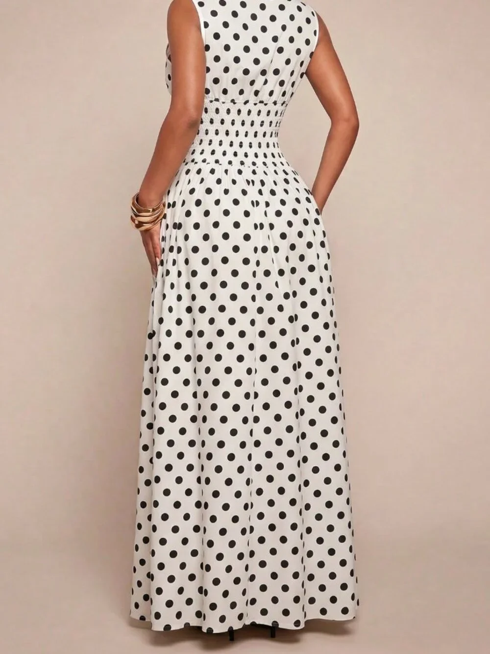 Black and White Minimalist Women's V-Neck Sleeveless Button-Front Shirtdress